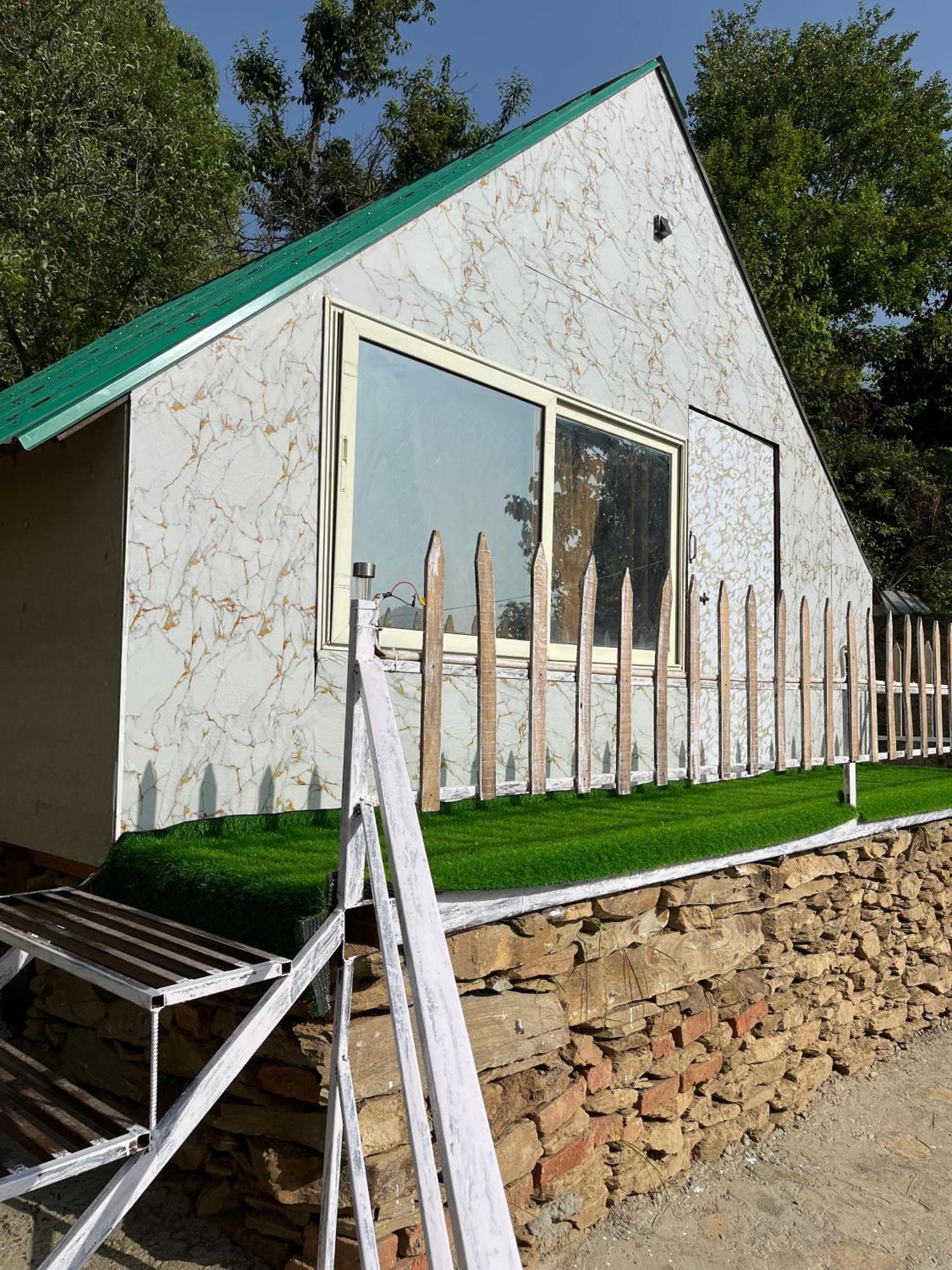 The Rare One'S Mukteshwar - Resort & Cafe Exterior foto